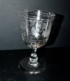 Verre gobelet ancien souvenir gravé à la roue et prénom Adolphe
