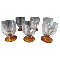 Verre à liqueur vintage à facettes