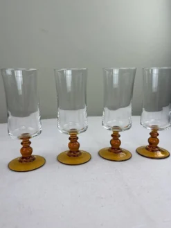 Verre à pied ambré