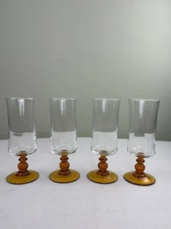 Verre à pied ambré