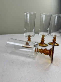 Verre à pied ambré