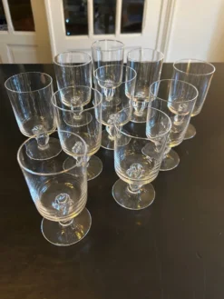 10,verres ancien au pied torsadé