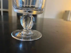 10,verres ancien au pied torsadé