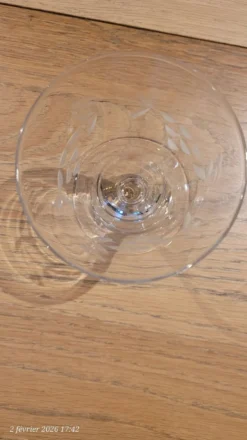 4 verres anciens en verre gravé