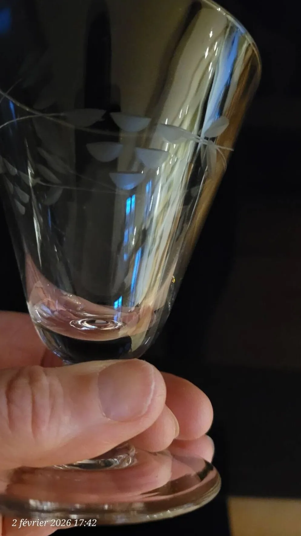 4 verres anciens en verre gravé