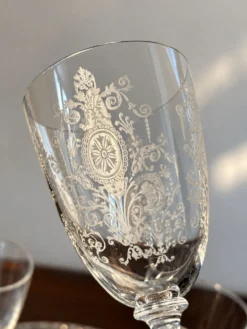 6 verres Baccarat en forme de funnel, fin 19e - début 20e siècle.