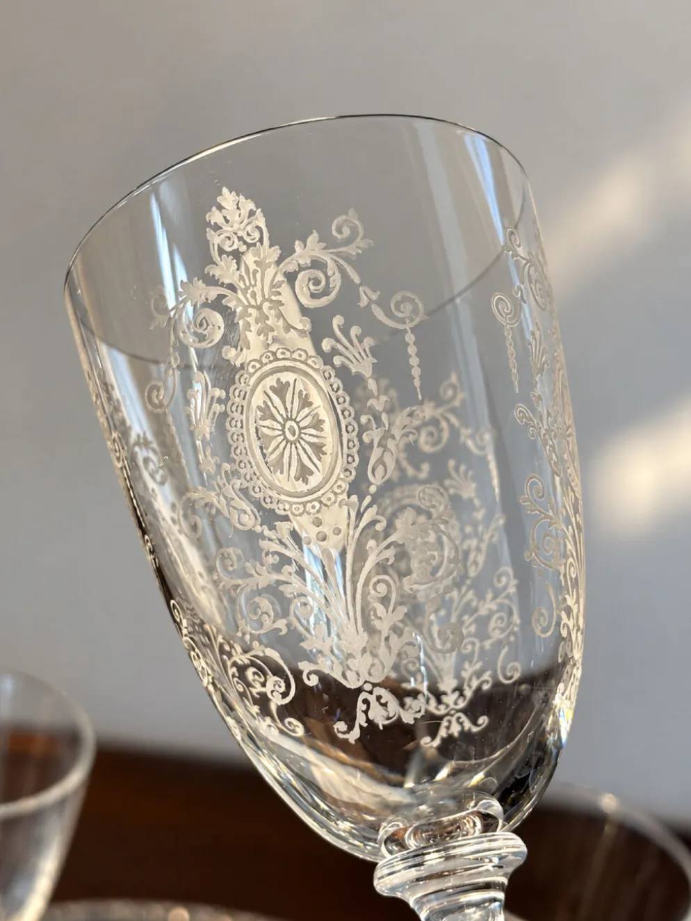 6 verres Baccarat en forme de funnel, fin 19e - début 20e siècle.