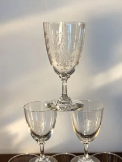 6 verres Baccarat en forme de funnel, fin 19e - début 20e siècle.