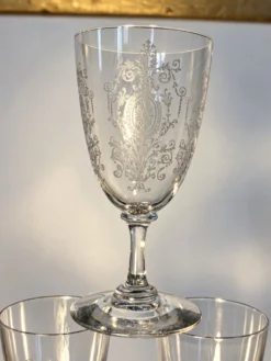6 verres Baccarat en forme de funnel, fin 19e - début 20e siècle.