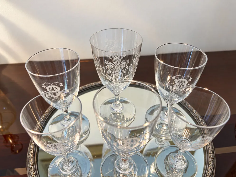 6 verres Baccarat en forme de funnel, fin 19e - début 20e siècle.