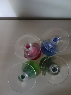 Verres colorés, en verre de Murano .