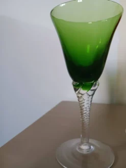 Verres colorés, en verre de Murano .