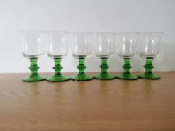 6 verres de liqueur à pied vert