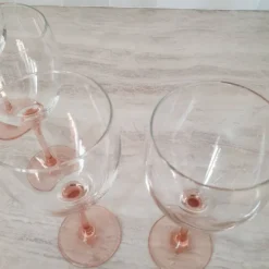 4 Verres à Eau ou Vin / verre à pied Rose