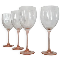 4 Verres à Eau ou Vin / verre à pied Rose