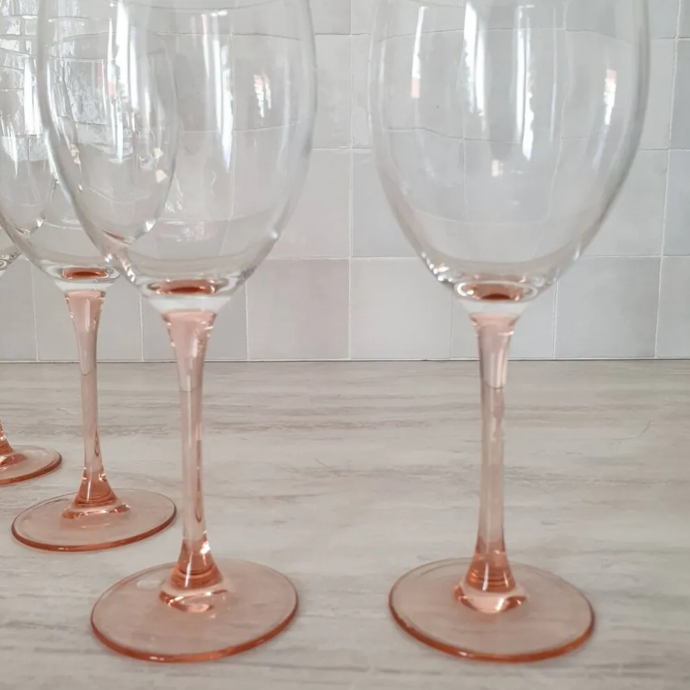 4 Verres à Eau ou Vin / verre à pied Rose