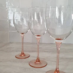 4 Verres à Eau ou Vin / verre à pied Rose