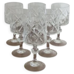 6 verres à eau sur pied en cristal taillé