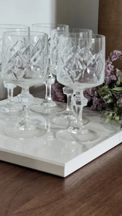 6 verres à eau sur pied en cristal taillé