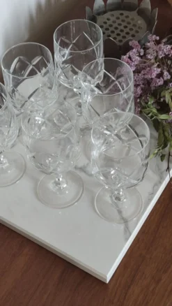 6 verres à eau sur pied en cristal taillé