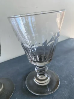 Verres à facettes anciens