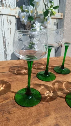 Verres gravés anciens