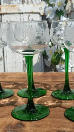 Verres gravés anciens