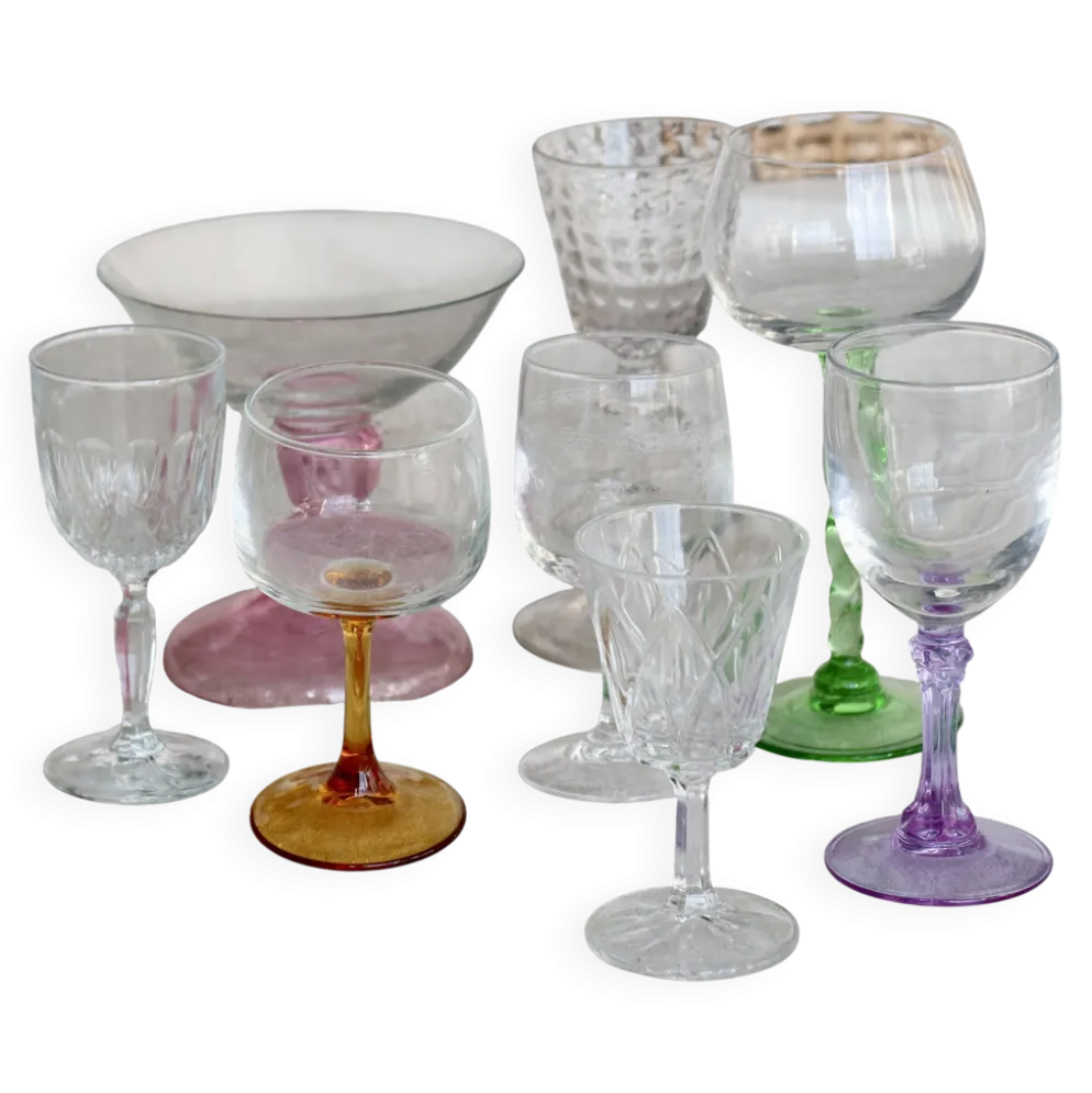 8 verres à liqueur dépareillés vintage en verre et cristal