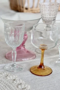 8 verres à liqueur dépareillés vintage en verre et cristal