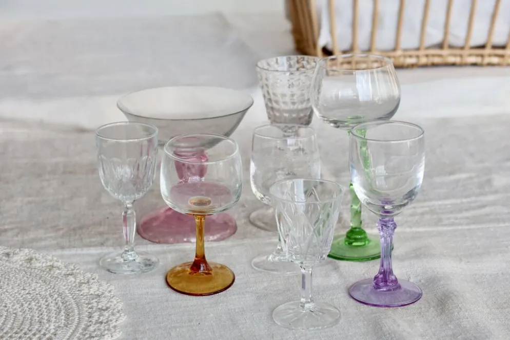8 verres à liqueur dépareillés vintage en verre et cristal