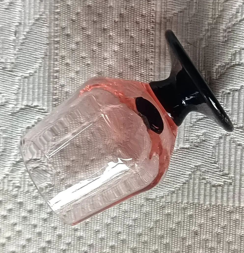 9 verres à liqueur français rose pied noir vintage france