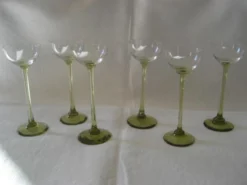 6 verres à liqueur sur pied Ouraline