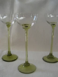 6 verres à liqueur sur pied Ouraline