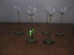 6 verres à liqueur sur pied Ouraline