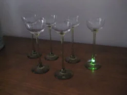 6 verres à liqueur sur pied Ouraline