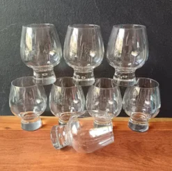 8 verres modèle