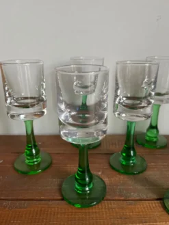 11 verres à pied