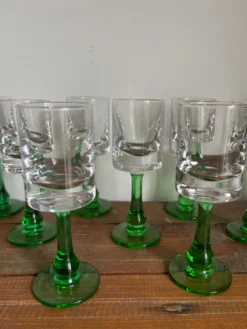 11 verres à pied
