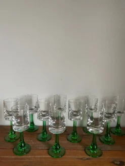 11 verres à pied