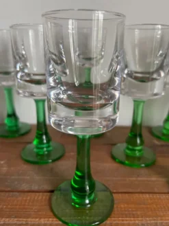 11 verres à pied