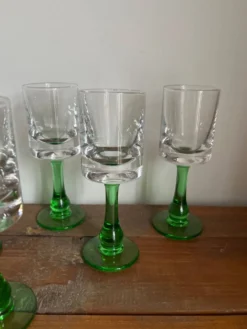 11 verres à pied