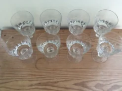 8 verres à pied