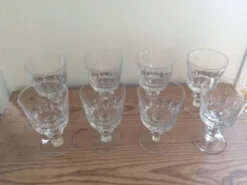 8 verres à pied