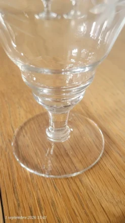 4 verres à pied Art Déco en verre gravé