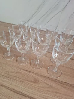 12 verres à pied cristal d'Arques de 2 taille differente