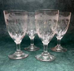 Verres à pied en cristal