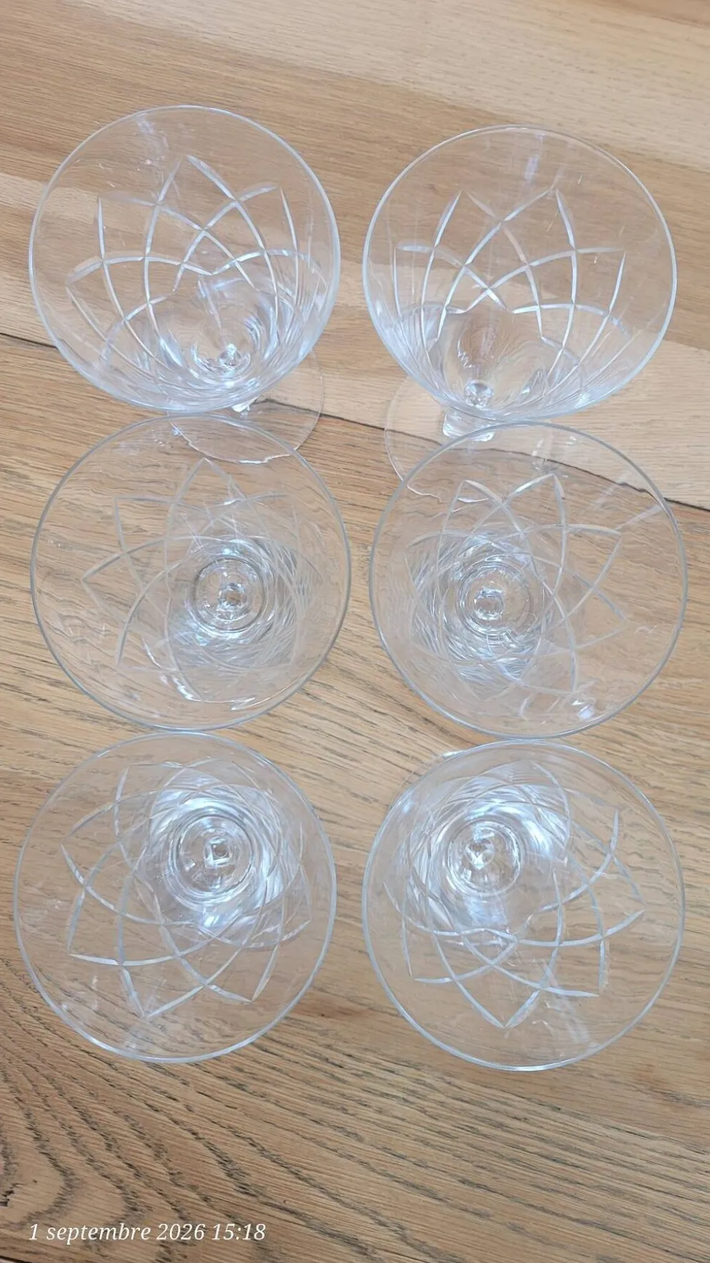 6 verres à pied en verre gravé