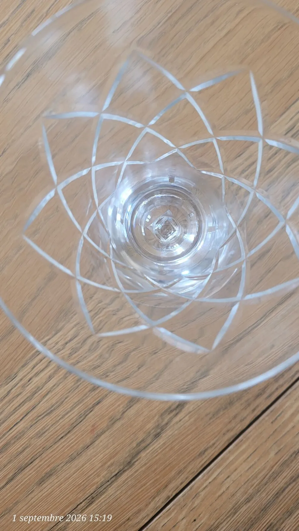 6 verres à pied en verre gravé