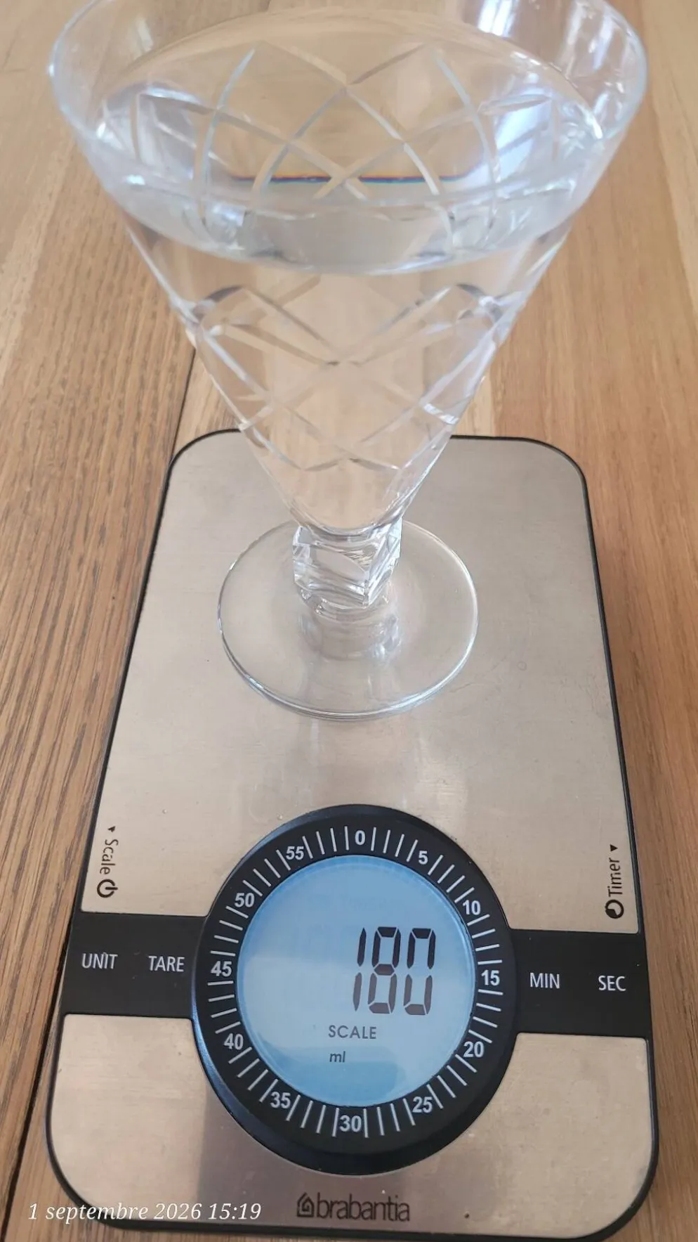 6 verres à pied en verre gravé