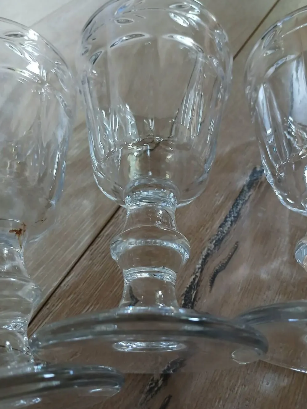 4 verres à pied en verre épais